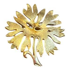 Vintage Gold Tone Wildflower Brooch Pin Spring Summer Artsy Boho Accent